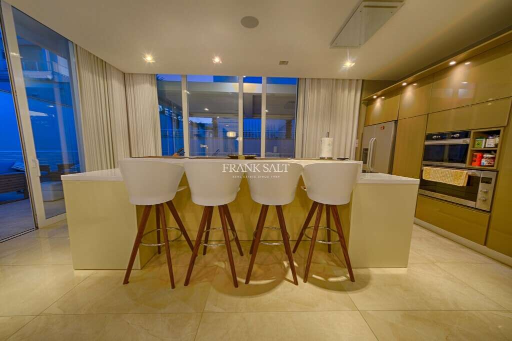 Madliena, 3 Bedrooms Bedrooms, ,1 BathroomBathrooms,For Sale,FRSA-040381