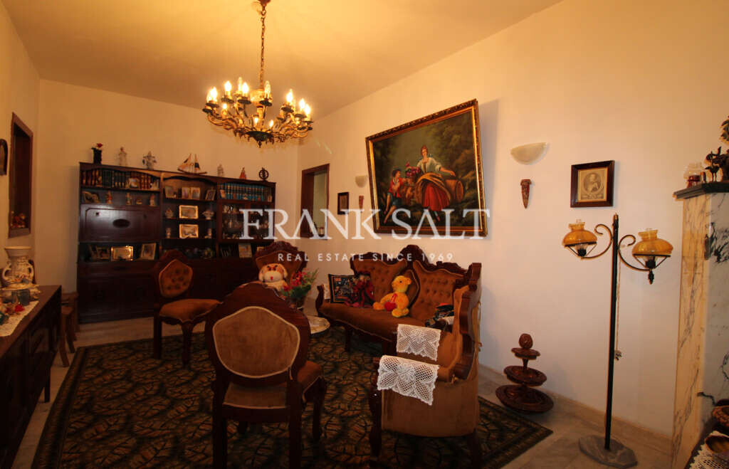 Paola, 3 Bedrooms Bedrooms, ,2 BathroomsBathrooms,For Sale,FRSA-215290