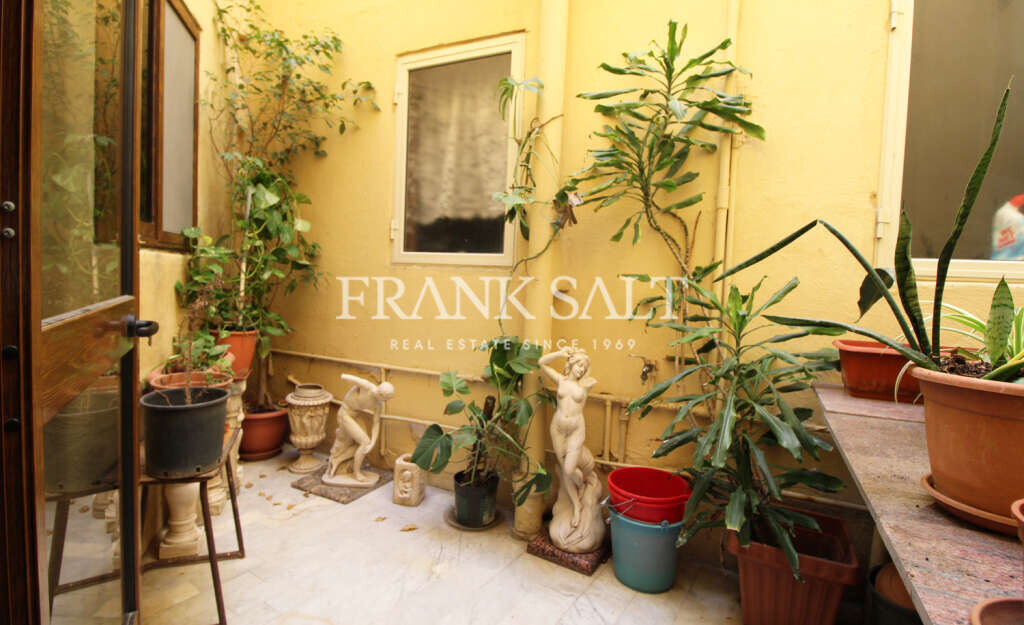 Paola, 3 Bedrooms Bedrooms, ,2 BathroomsBathrooms,For Sale,FRSA-215290