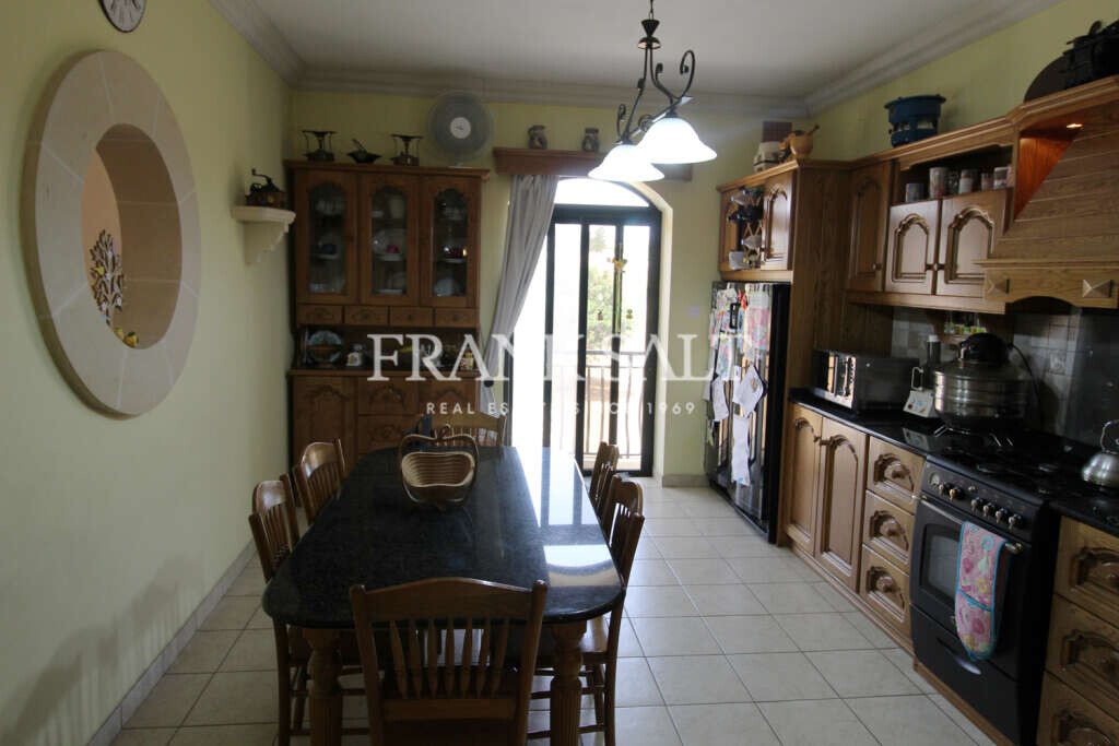 Marsaxlokk, 3 Bedrooms Bedrooms, ,1 BathroomBathrooms,For Sale,FRSA-618687