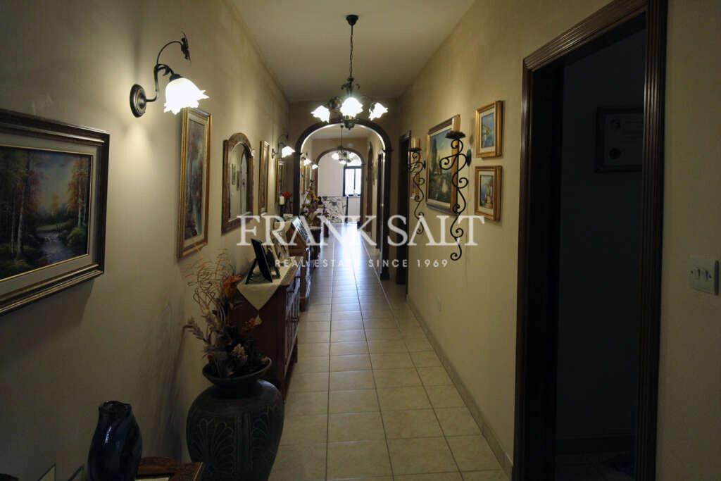 Marsaxlokk, 3 Bedrooms Bedrooms, ,1 BathroomBathrooms,For Sale,FRSA-618687