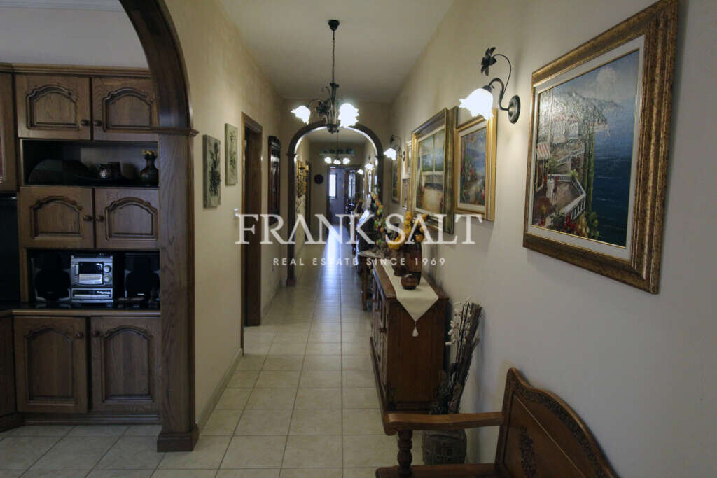 Marsaxlokk, 3 Bedrooms Bedrooms, ,1 BathroomBathrooms,For Sale,FRSA-618687