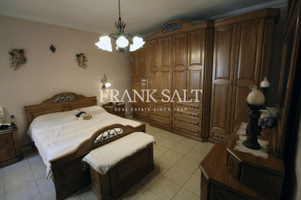 Marsaxlokk, 3 Bedrooms Bedrooms, ,1 BathroomBathrooms,For Sale,FRSA-618687