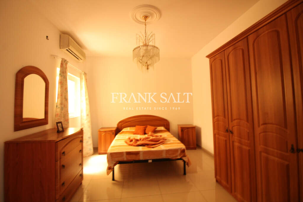 Bugibba, 3 Bedrooms Bedrooms, ,1 BathroomBathrooms,For Sale,FRSA-452164