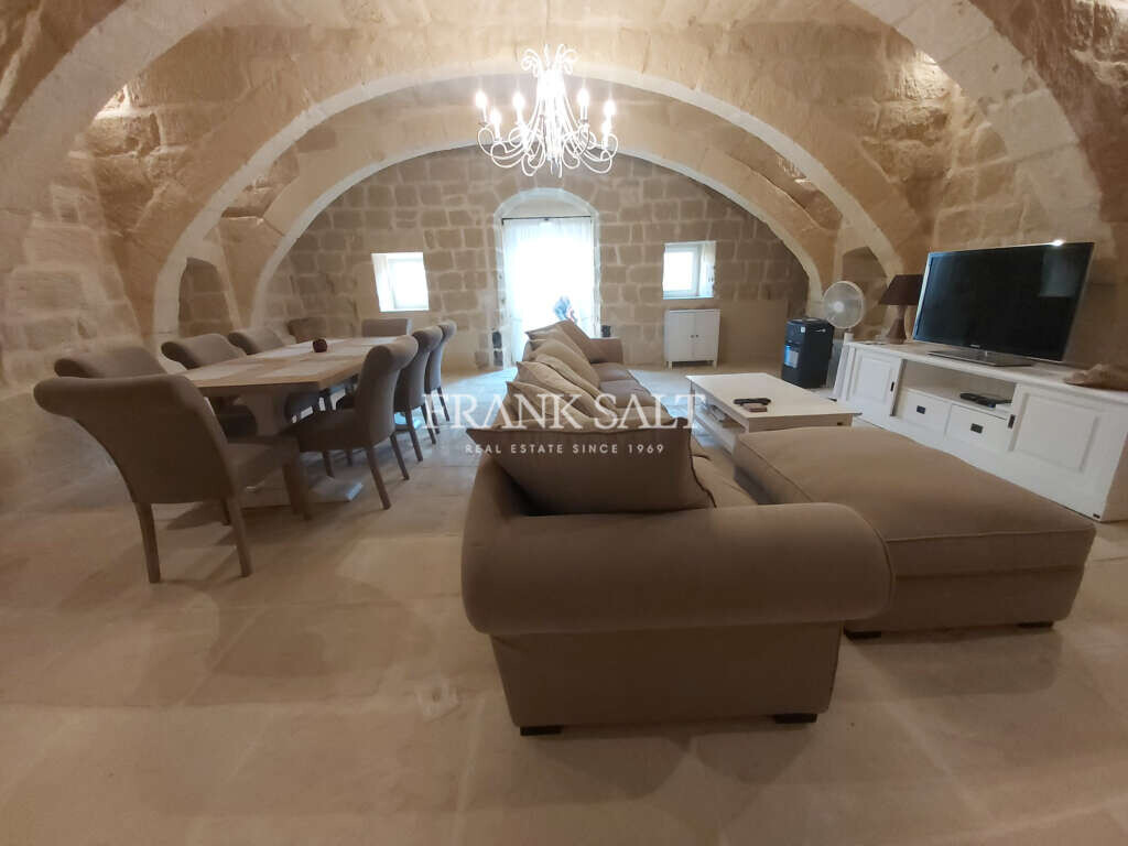 Gharb, Gozo, 5 Bedrooms Bedrooms, ,1 BathroomBathrooms,For Sale,FRSA-110460