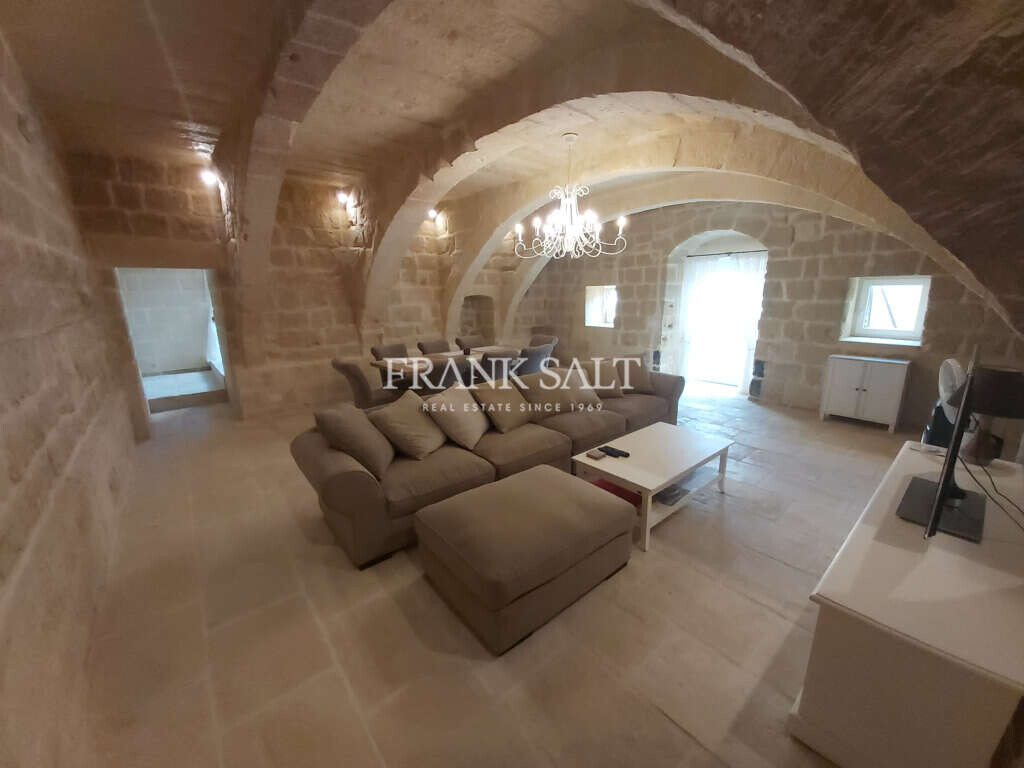 Gharb, Gozo, 5 Bedrooms Bedrooms, ,1 BathroomBathrooms,For Sale,FRSA-110460