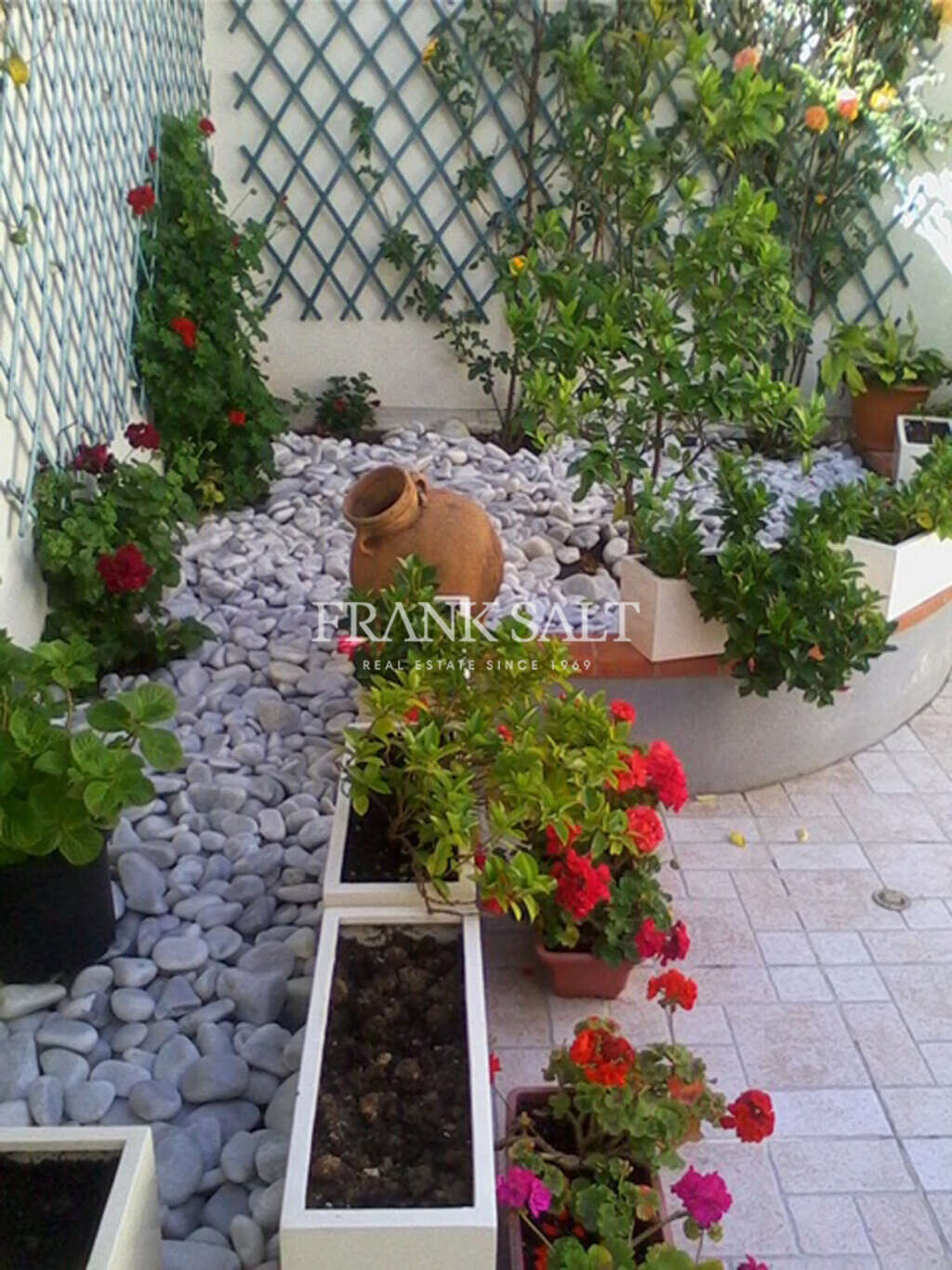 Luqa, 3 Bedrooms Bedrooms, ,3 BathroomsBathrooms,For Sale,FRSA-713013