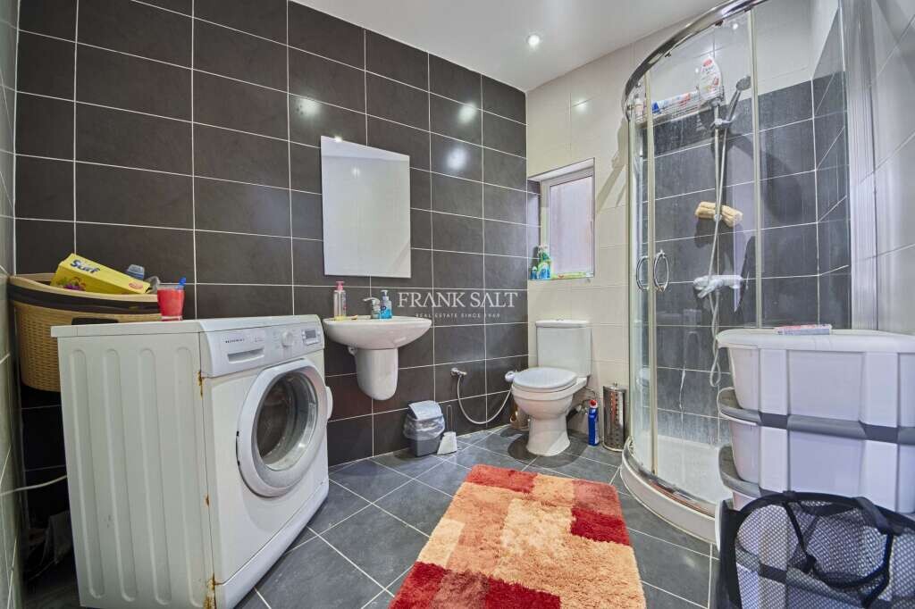 Birkirkara, 5 Bedrooms Bedrooms, ,5 BathroomsBathrooms,For Sale,FRSA-039873