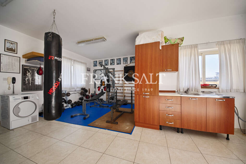 Santa Venera, 4 Bedrooms Bedrooms, ,2 BathroomsBathrooms,For Sale,FRSA-618593
