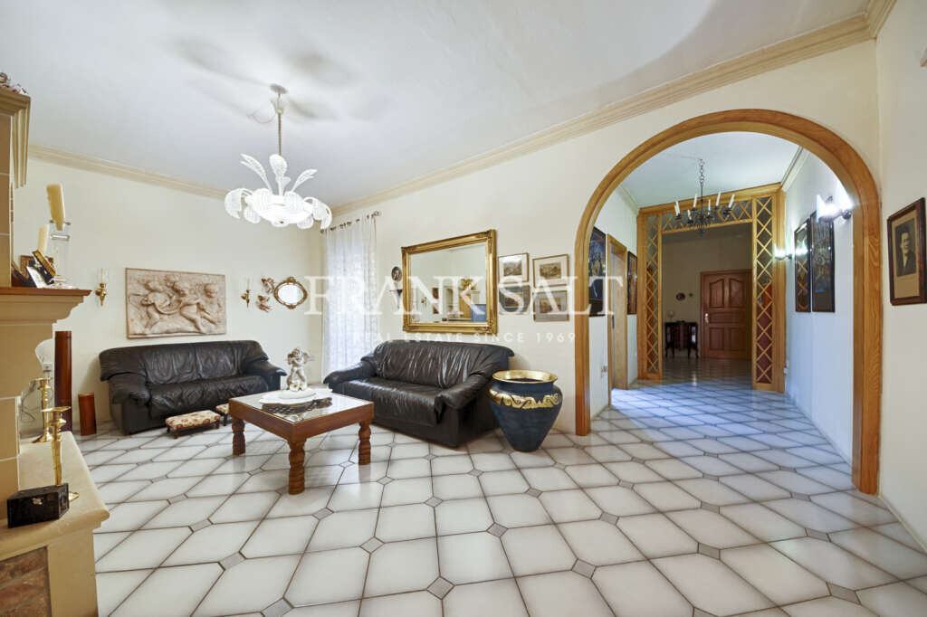 Santa Venera, 4 Bedrooms Bedrooms, ,2 BathroomsBathrooms,For Sale,FRSA-618593