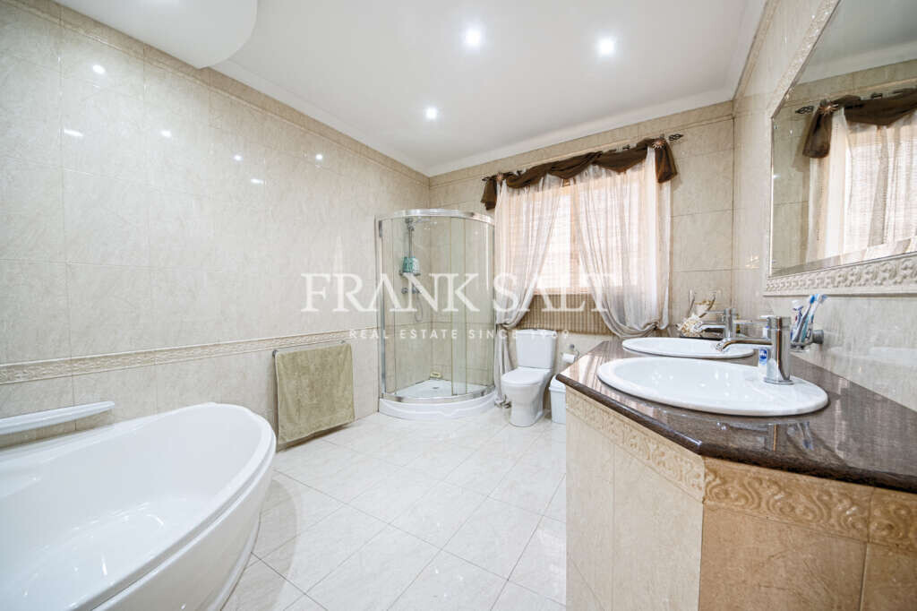 Santa Venera, 4 Bedrooms Bedrooms, ,2 BathroomsBathrooms,For Sale,FRSA-618593