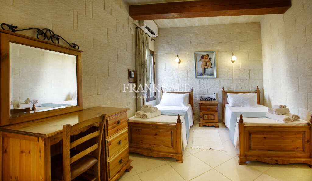 Xaghra, Gozo, 5 Bedrooms Bedrooms, ,1 BathroomBathrooms,For Sale,FRSA-110721