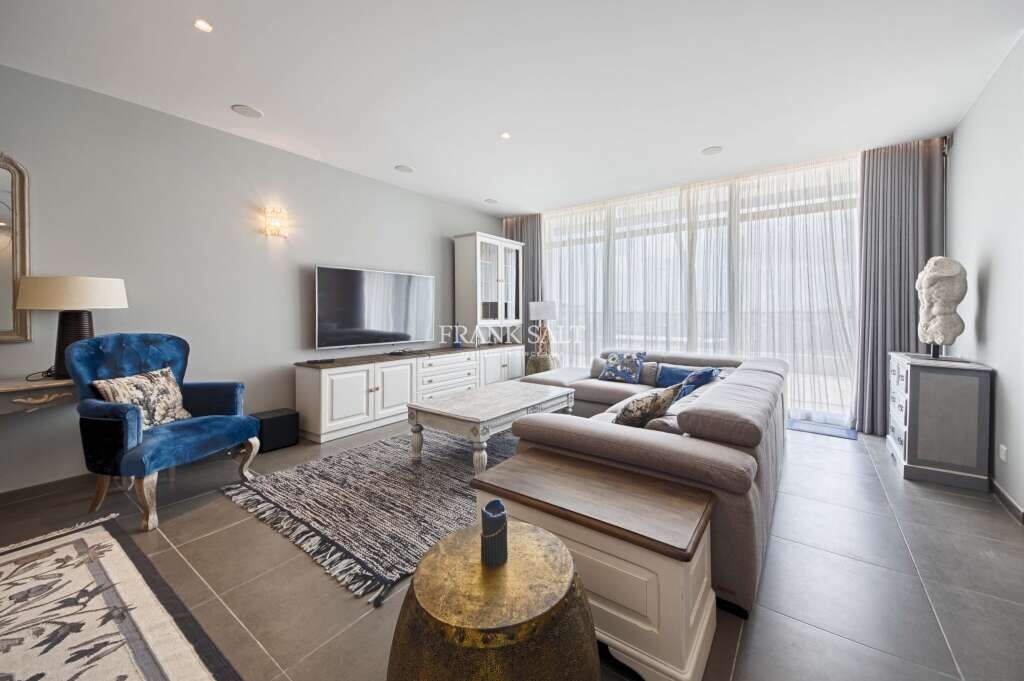 Pender Gardens, 3 Bedrooms Bedrooms, ,1 BathroomBathrooms,For Sale,FRSA-912969