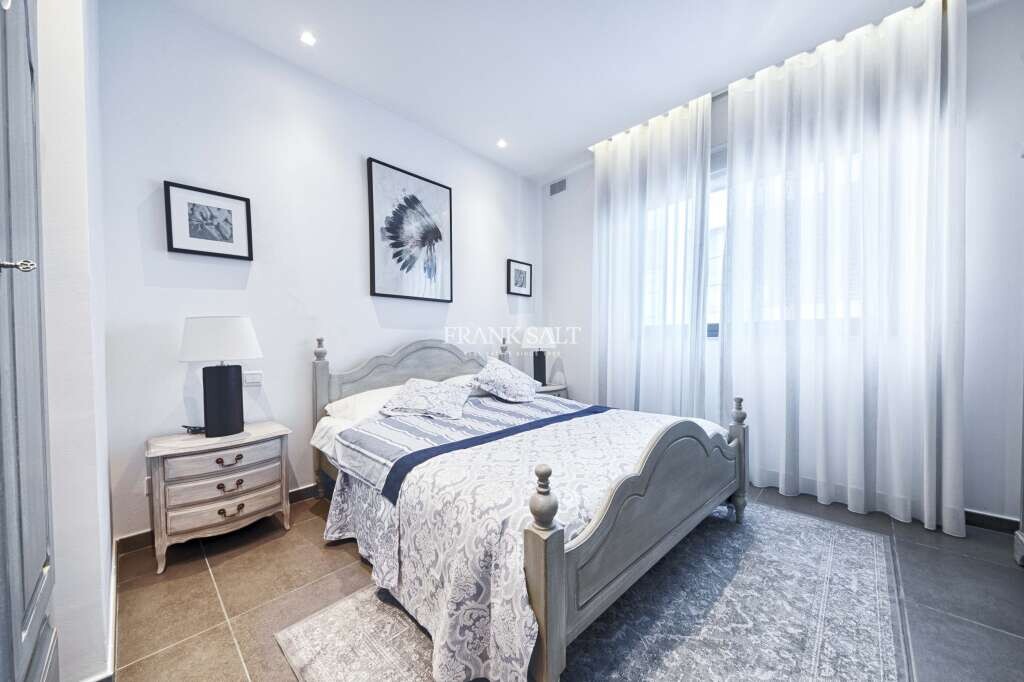 Pender Gardens, 3 Bedrooms Bedrooms, ,1 BathroomBathrooms,For Sale,FRSA-912969