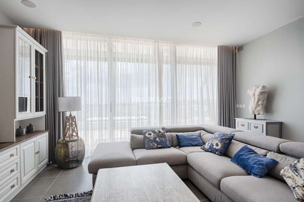 Pender Gardens, 3 Bedrooms Bedrooms, ,1 BathroomBathrooms,For Sale,FRSA-912969