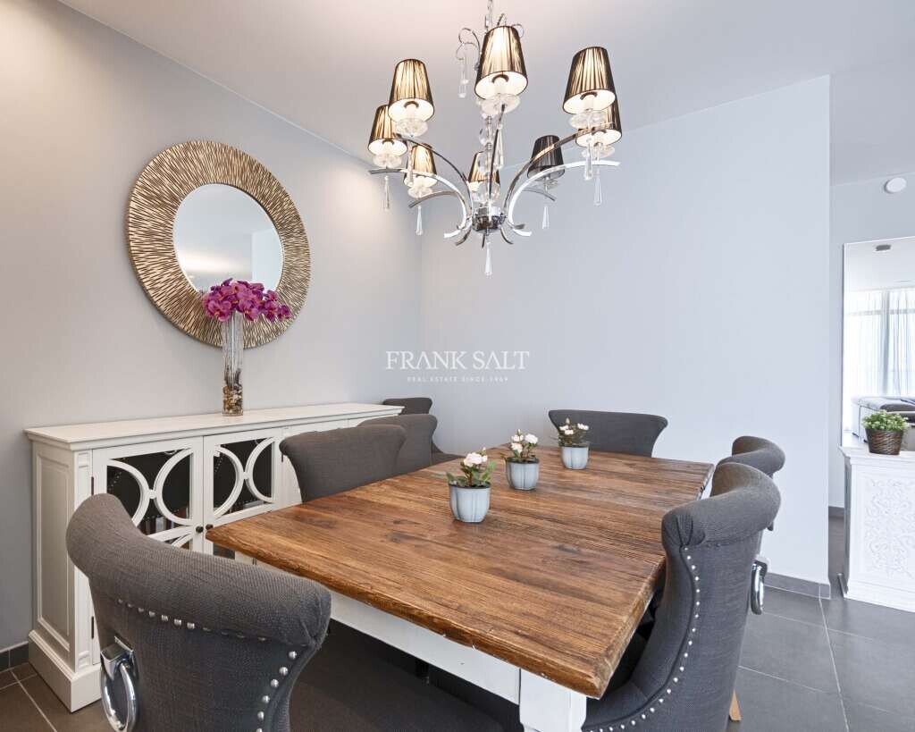 Pender Gardens, 3 Bedrooms Bedrooms, ,1 BathroomBathrooms,For Sale,FRSA-912969