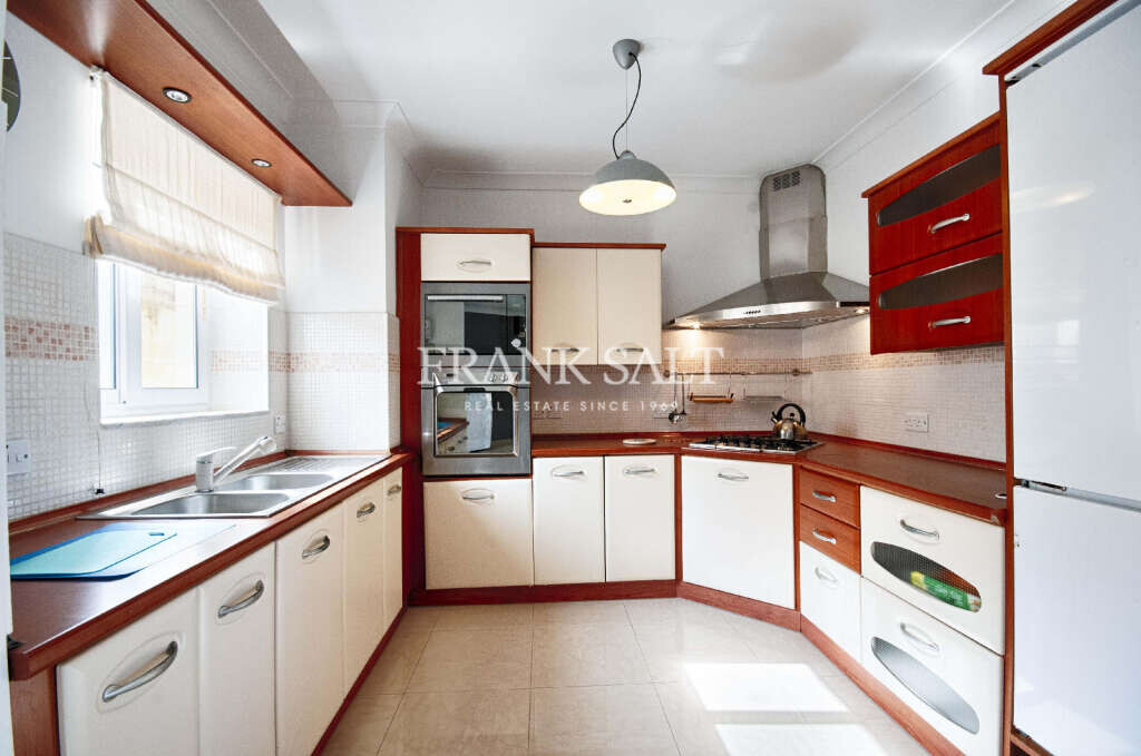 Mellieha, 3 Bedrooms Bedrooms, ,4 BathroomsBathrooms,For Sale,FRSA-915339