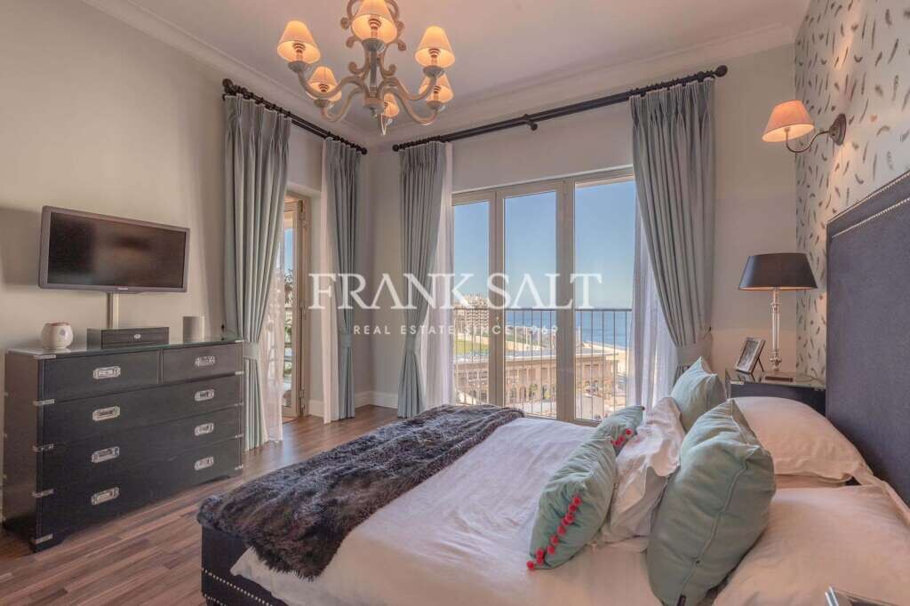Tigne Point, 2 Bedrooms Bedrooms, ,1 BathroomBathrooms,For Sale,FRSA-039561
