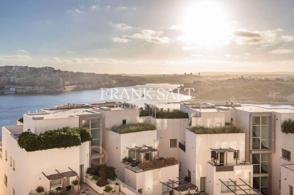 Tigne Point, 2 Bedrooms Bedrooms, ,1 BathroomBathrooms,For Sale,FRSA-039561