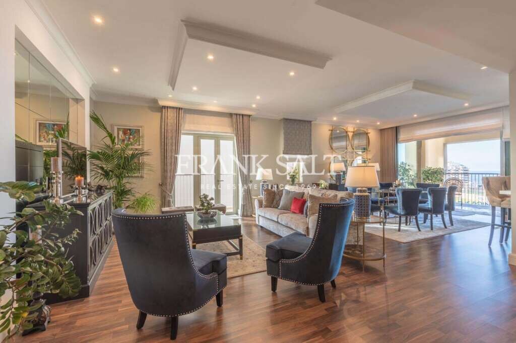 Tigne Point, 2 Bedrooms Bedrooms, ,1 BathroomBathrooms,For Sale,FRSA-039561