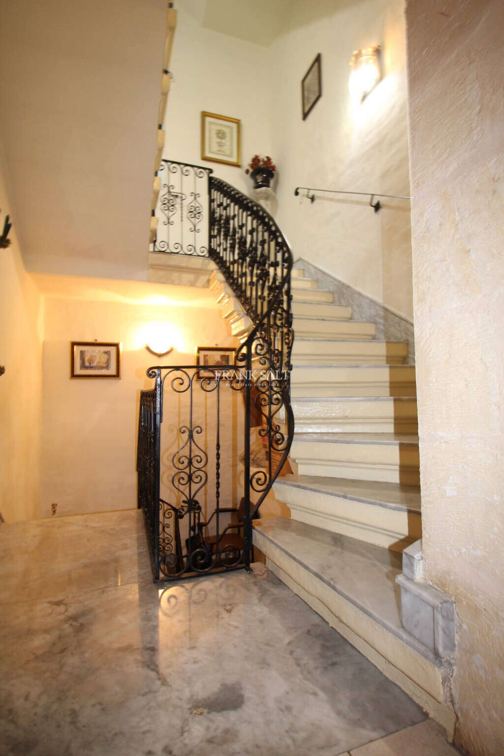 Paola, 5 Bedrooms Bedrooms, ,1 BathroomBathrooms,For Sale,FRSA-421508