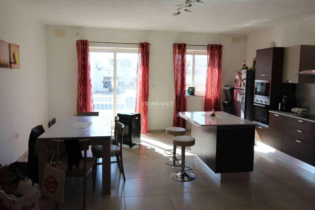 Zabbar, 3 Bedrooms Bedrooms, ,2 BathroomsBathrooms,For Sale,FRSA-421605