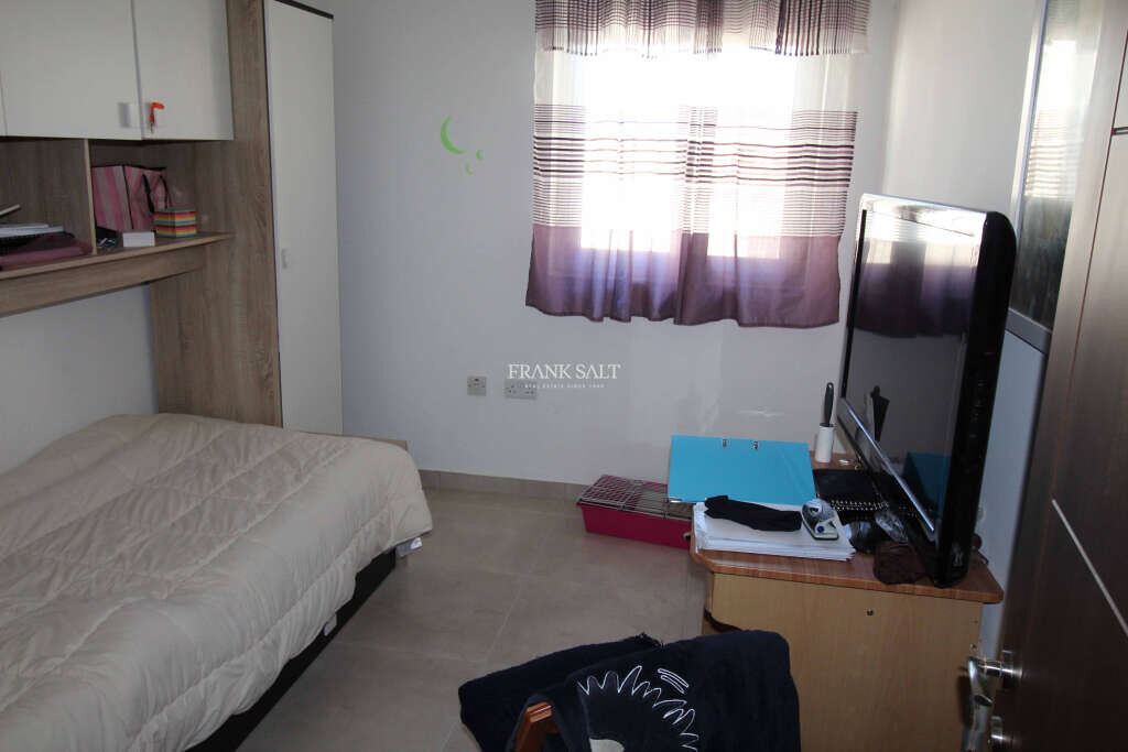 Zabbar, 3 Bedrooms Bedrooms, ,2 BathroomsBathrooms,For Sale,FRSA-421605