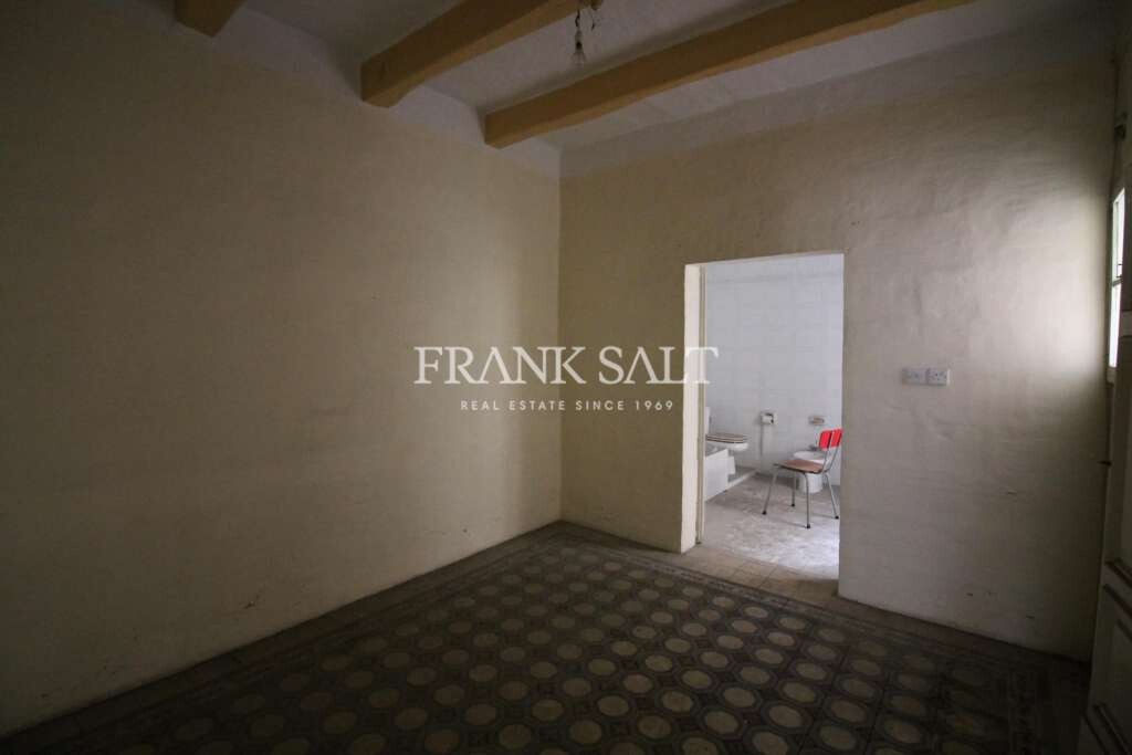 Floriana, 5 Bedrooms Bedrooms, ,For Sale,FRSA-816377