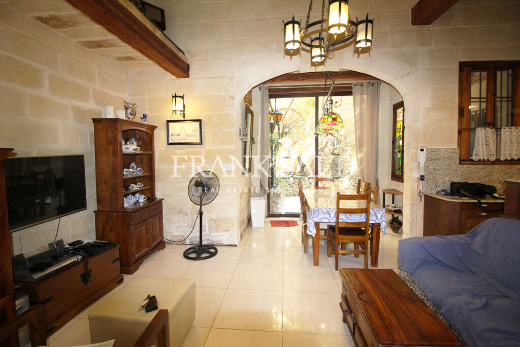 Hamrun, 3 Bedrooms Bedrooms, ,1 BathroomBathrooms,For Sale,FRSA-421446