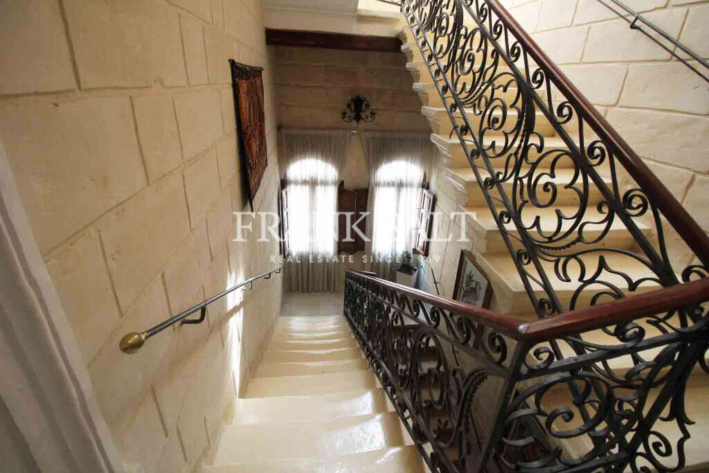 Hamrun, 3 Bedrooms Bedrooms, ,1 BathroomBathrooms,For Sale,FRSA-421446