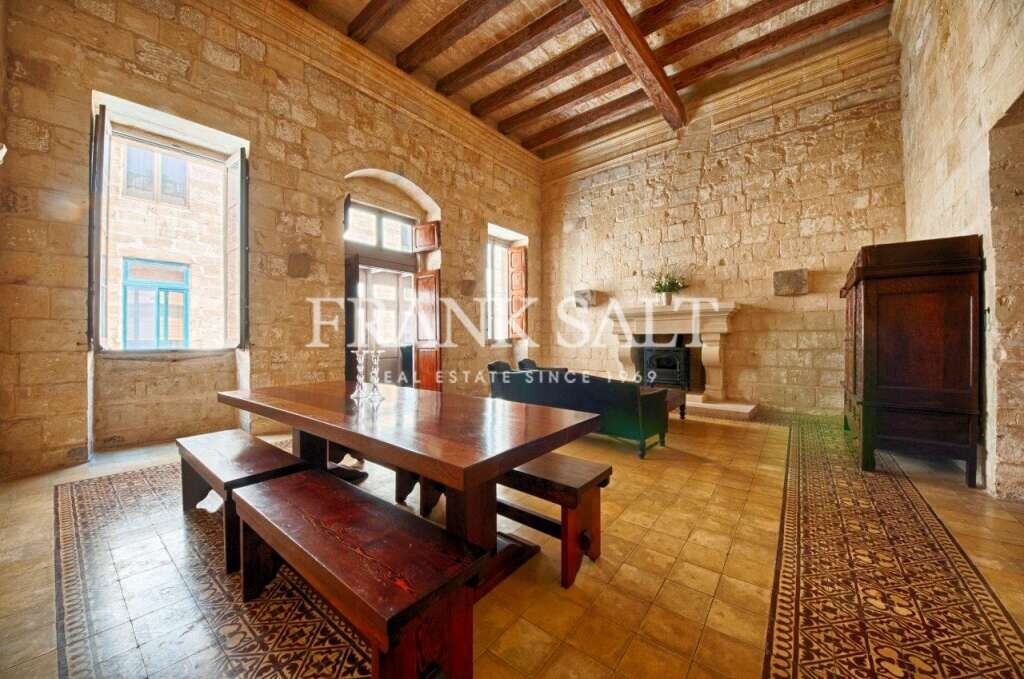 Valletta, 5 Bedrooms Bedrooms, ,3 BathroomsBathrooms,For Sale,FRSA-915130
