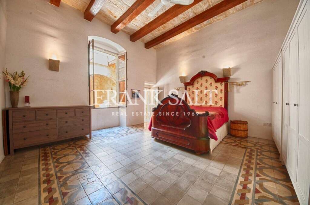 Valletta, 5 Bedrooms Bedrooms, ,3 BathroomsBathrooms,For Sale,FRSA-915130