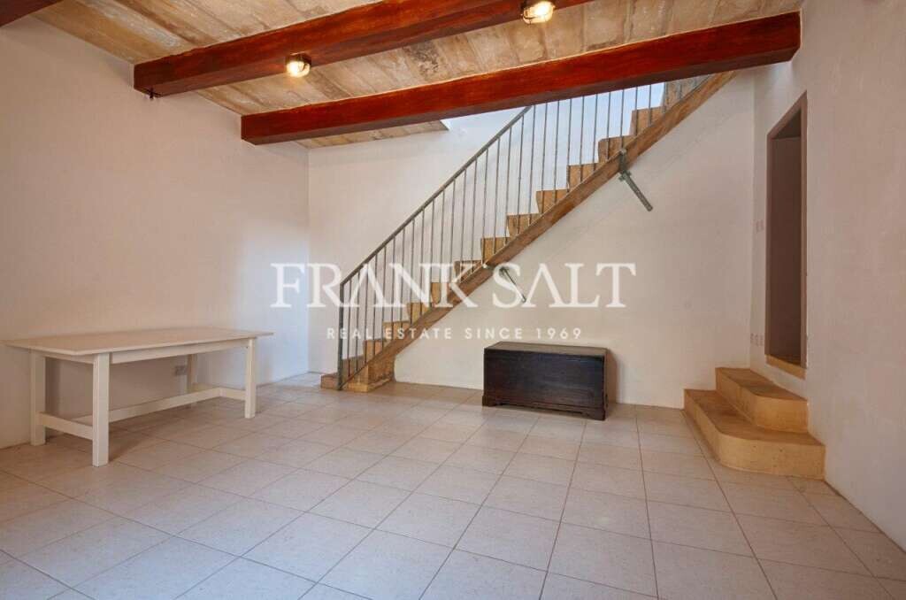 Valletta, 5 Bedrooms Bedrooms, ,3 BathroomsBathrooms,For Sale,FRSA-915130