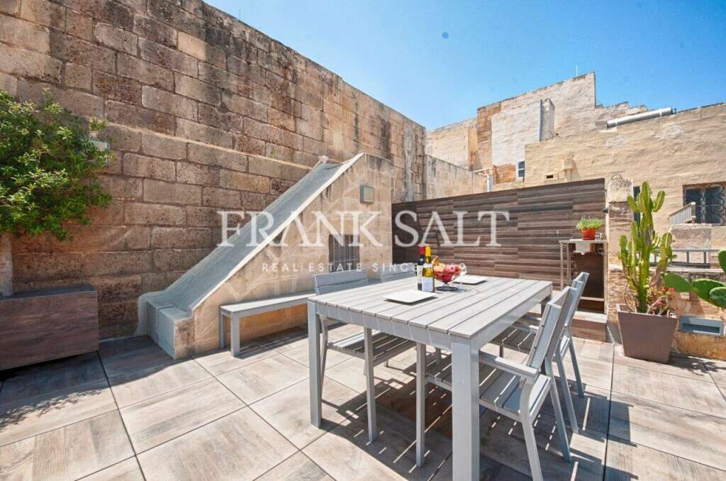 Valletta, 5 Bedrooms Bedrooms, ,3 BathroomsBathrooms,For Sale,FRSA-915130