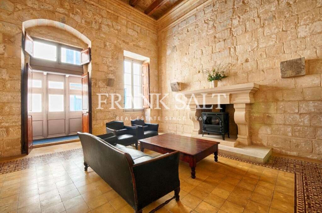 Valletta, 5 Bedrooms Bedrooms, ,3 BathroomsBathrooms,For Sale,FRSA-915130