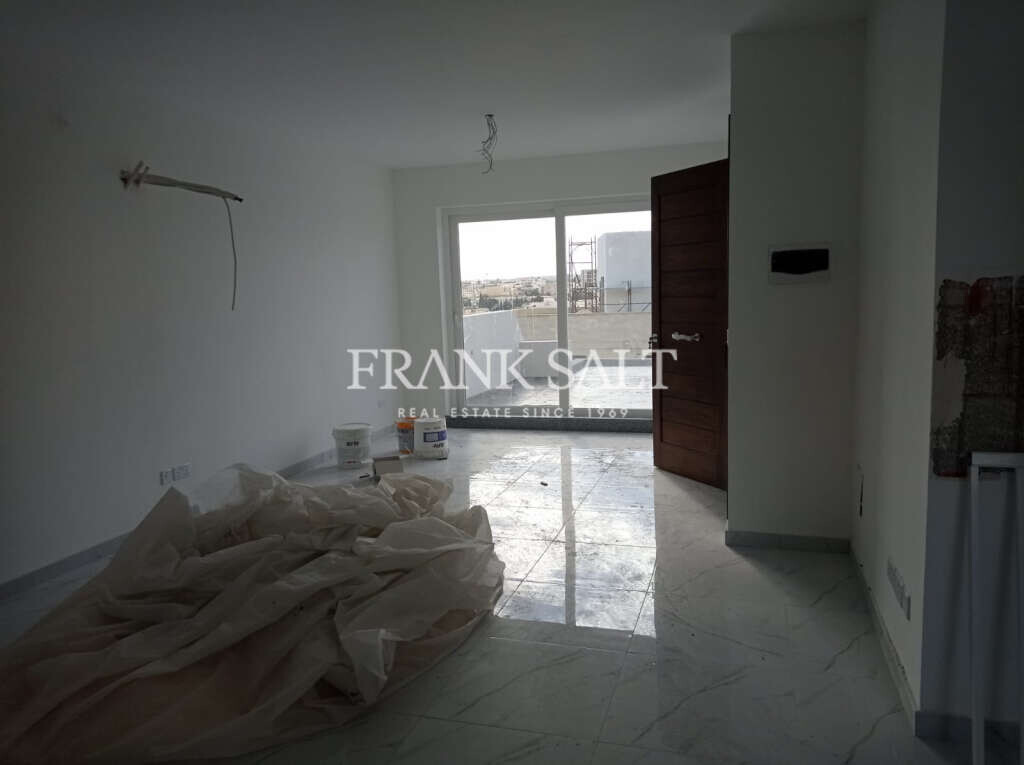 Swatar, 3 Bedrooms Bedrooms, ,1 BathroomBathrooms,For Sale,FRSA-618381