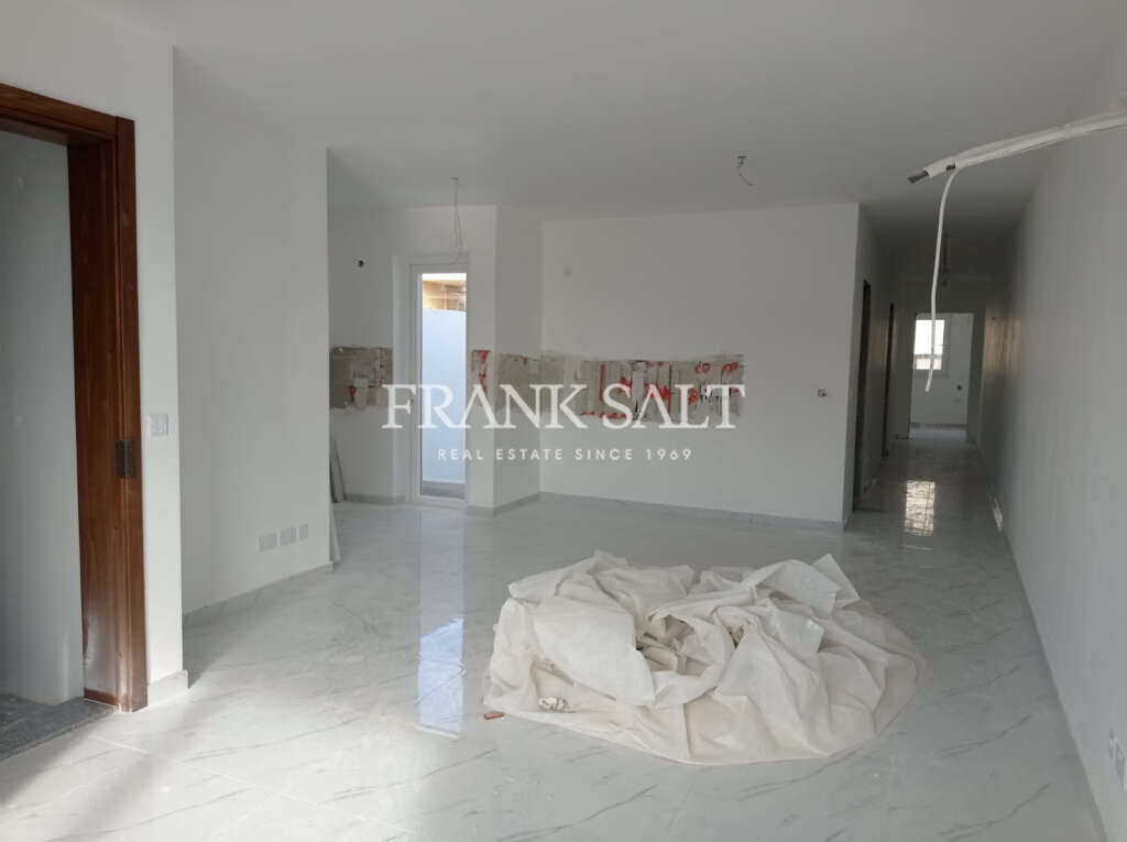 Swatar, 3 Bedrooms Bedrooms, ,1 BathroomBathrooms,For Sale,FRSA-618381