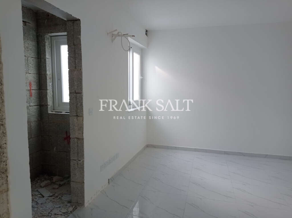 Swatar, 3 Bedrooms Bedrooms, ,1 BathroomBathrooms,For Sale,FRSA-618381