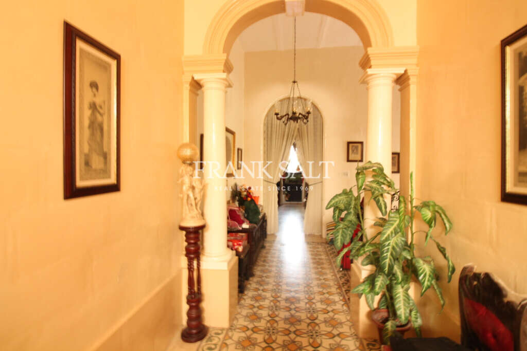 Mosta, 3 Bedrooms Bedrooms, ,For Sale,FRSA-816966