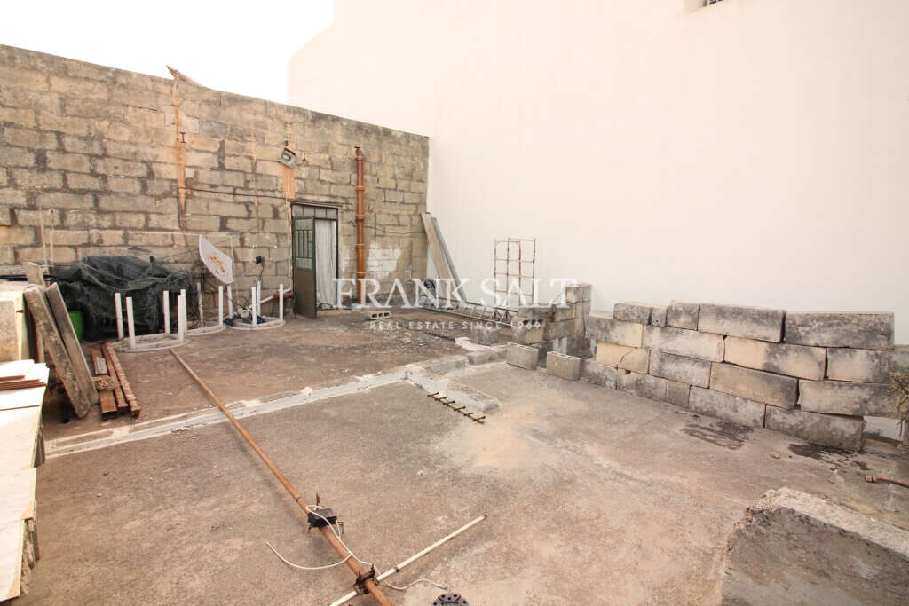 Mosta, 3 Bedrooms Bedrooms, ,For Sale,FRSA-816966