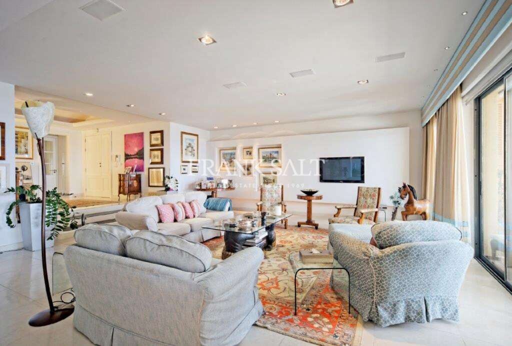 Portomaso, 2 Bedrooms Bedrooms, ,2 BathroomsBathrooms,For Sale,FRSA-315671