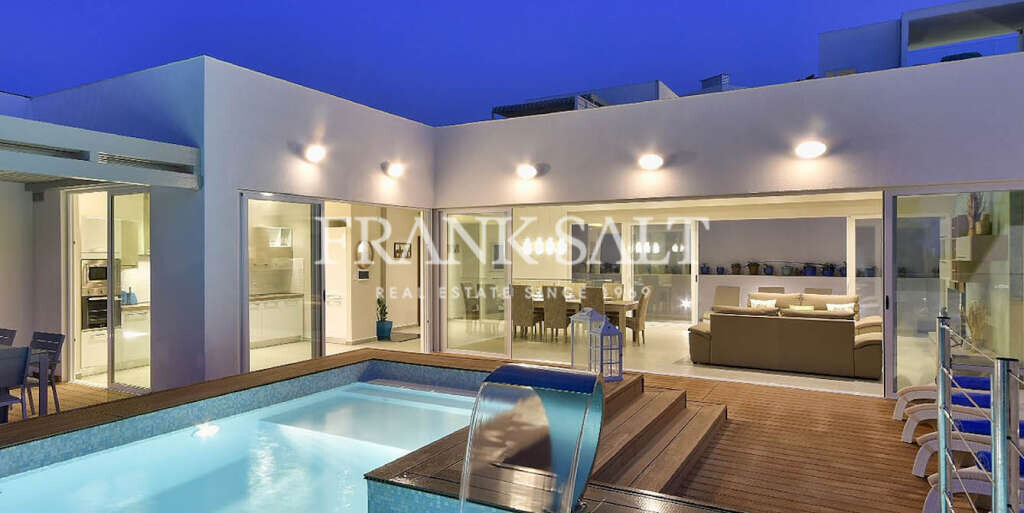 Mellieha, 3 Bedrooms Bedrooms, ,1 BathroomBathrooms,For Sale,FRSA-319348