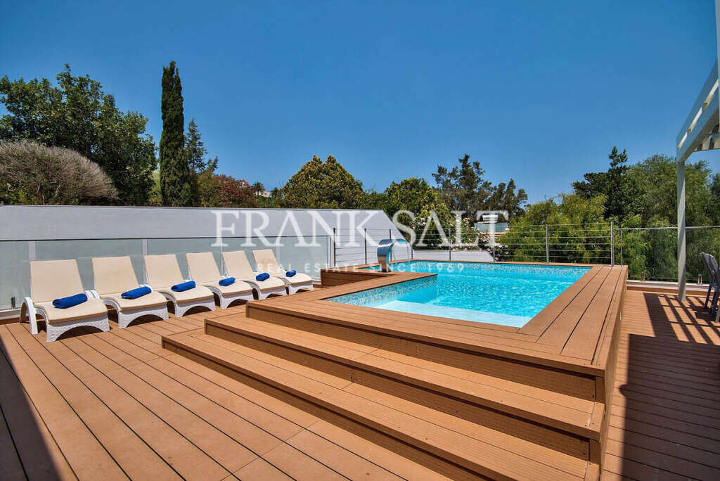 Mellieha, 3 Bedrooms Bedrooms, ,1 BathroomBathrooms,For Sale,FRSA-319348