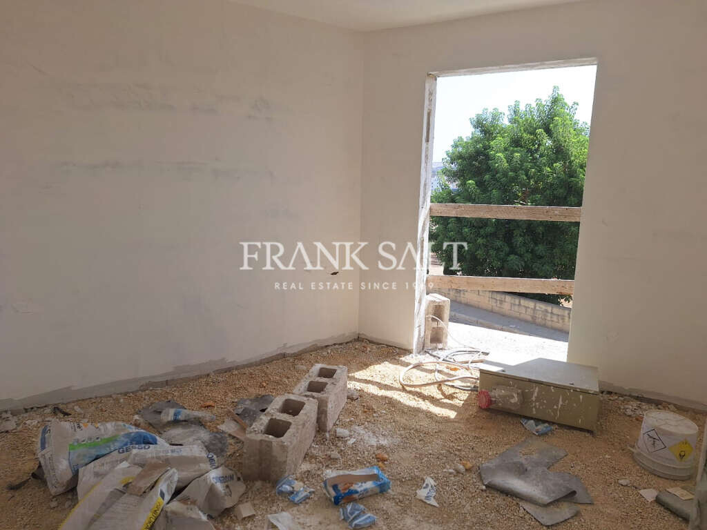 Qawra, 3 Bedrooms Bedrooms, ,1 BathroomBathrooms,For Sale,FRSA-510133