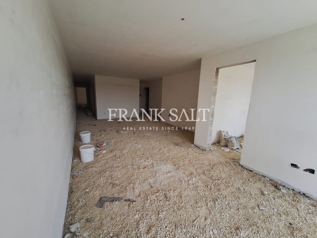 Qawra, 3 Bedrooms Bedrooms, ,1 BathroomBathrooms,For Sale,FRSA-037381