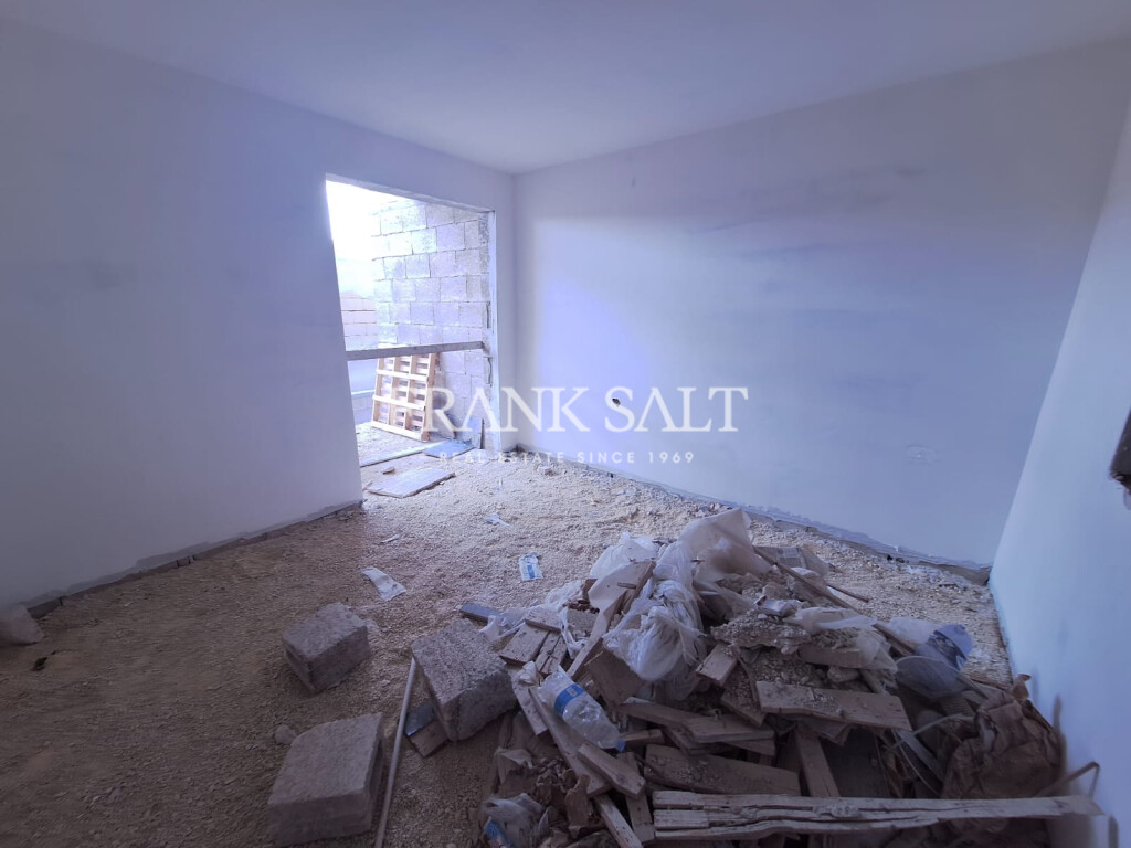 Qawra, 3 Bedrooms Bedrooms, ,1 BathroomBathrooms,For Sale,FRSA-037381