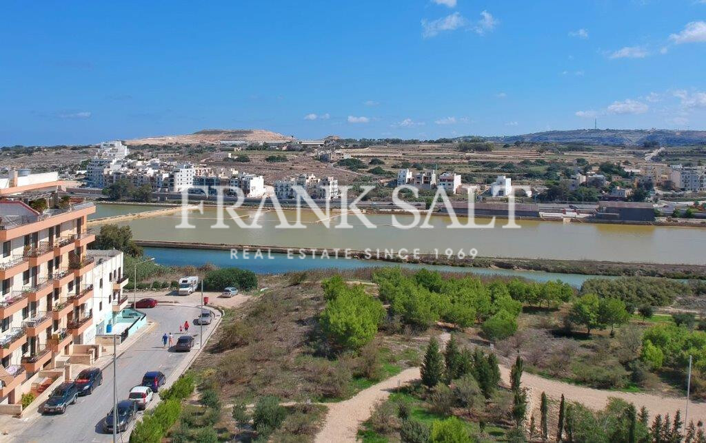 Qawra, 3 Bedrooms Bedrooms, ,1 BathroomBathrooms,For Sale,FRSA-037381