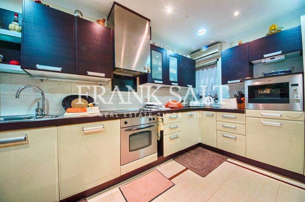 Sliema, 3 Bedrooms Bedrooms, ,1 BathroomBathrooms,For Sale,FRSA-914786