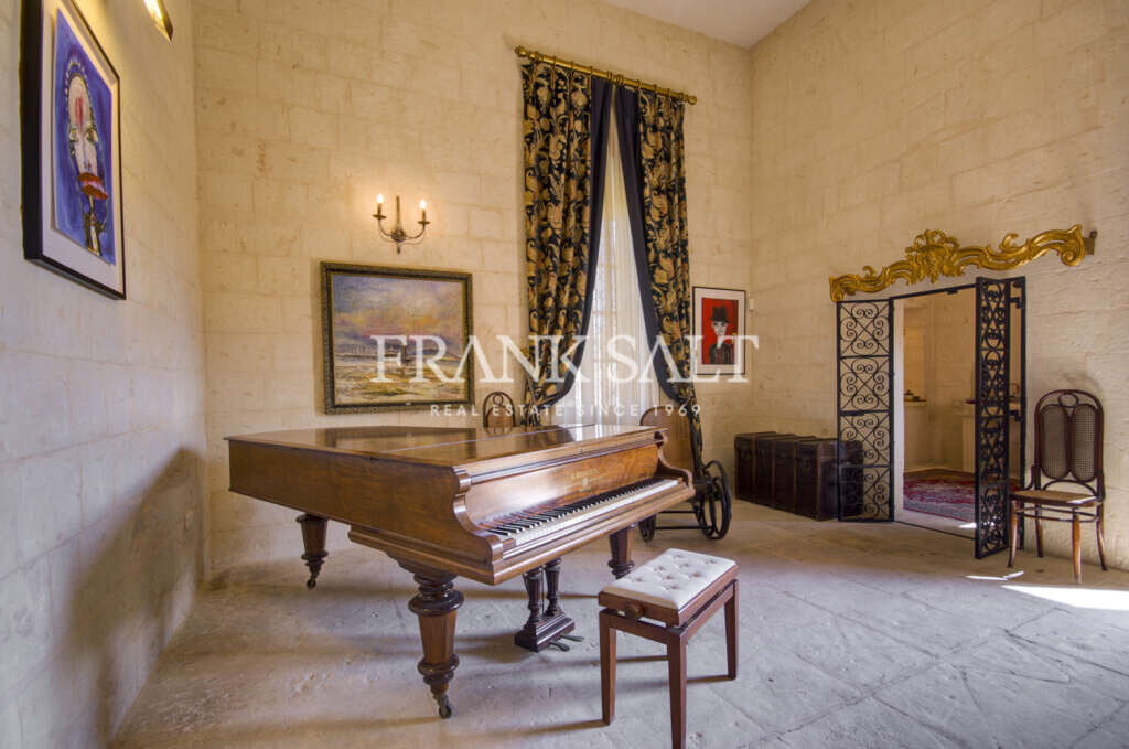 Qormi, 4 Bedrooms Bedrooms, ,2 BathroomsBathrooms,For Sale,FRSA-911774