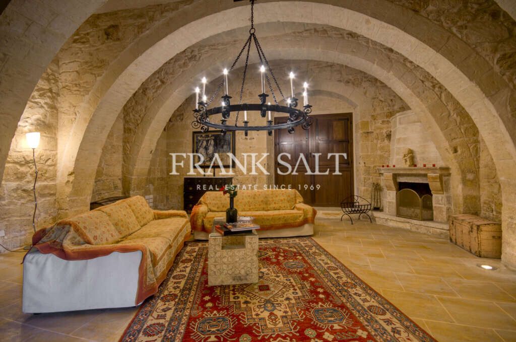 Qormi, 4 Bedrooms Bedrooms, ,2 BathroomsBathrooms,For Sale,FRSA-911774